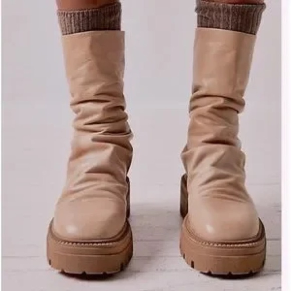 Free People Emma Platform Combat Boot in EU Size 37 🔥🔥